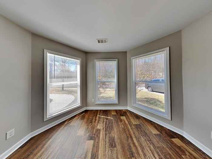 1979 Raegan Way - Photo 2 of 28