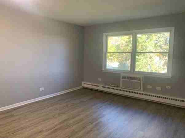 390 Executive Dr #207 - Photo 2 of 4