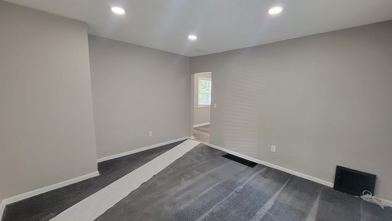 392 Bailey Ct #1stFL - Photo 5 of 7
