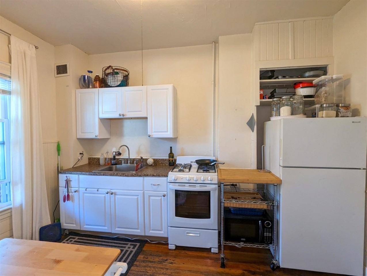 8 Evergreen Ave #2 - Photo 6 of 12