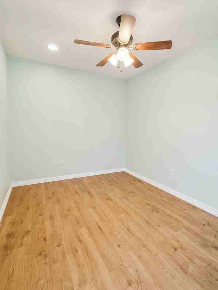 1303 Se 22nd Ave #NA - Photo 7 of 14