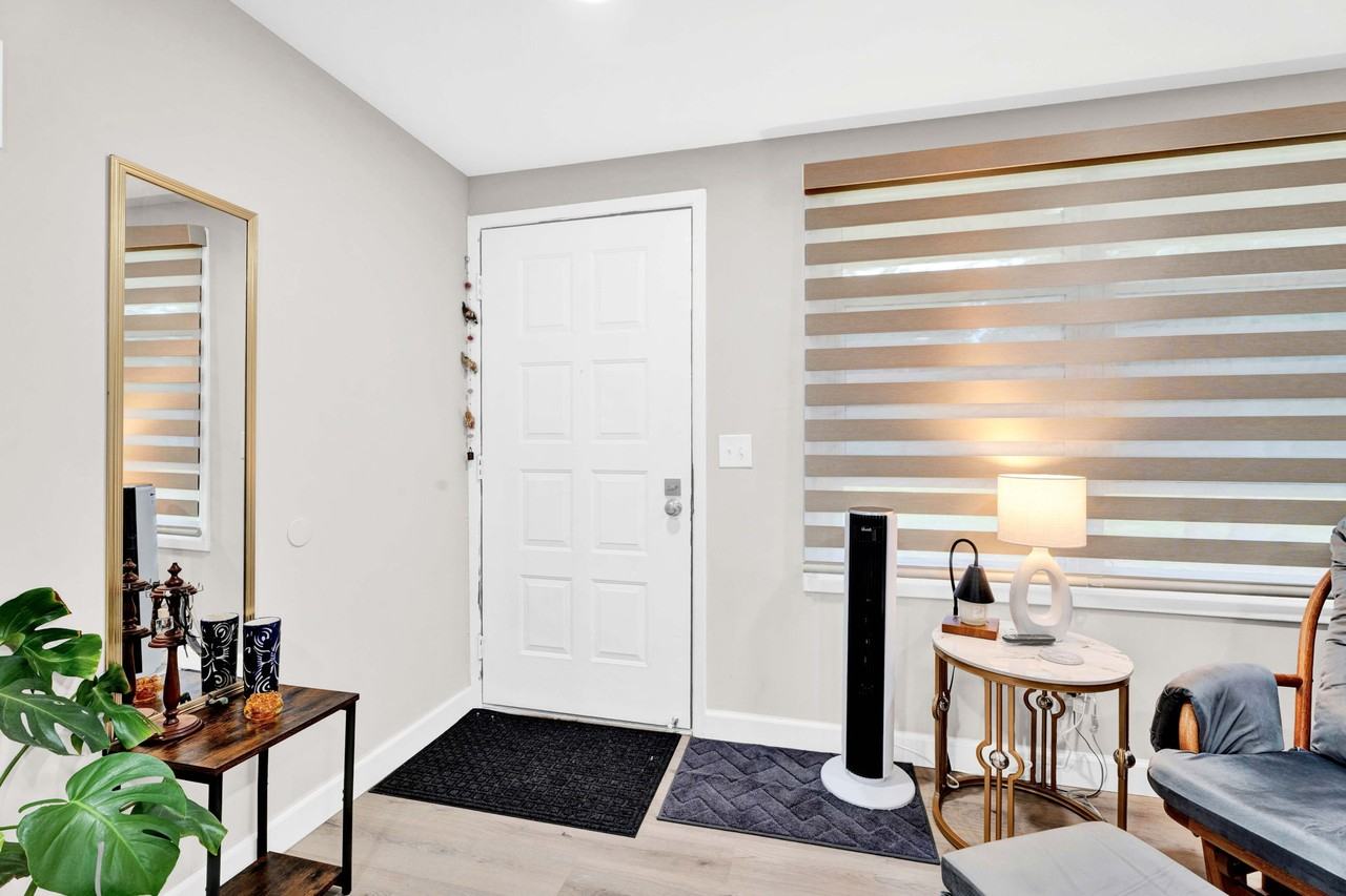 6 Roanoke Ln #60 - Photo 2 of 10