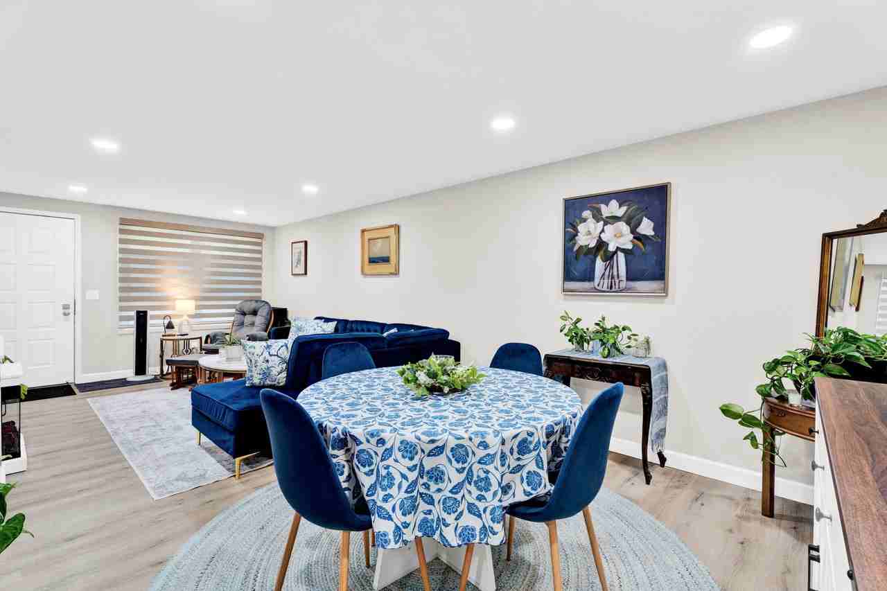 6 Roanoke Ln #60 - Photo 3 of 10