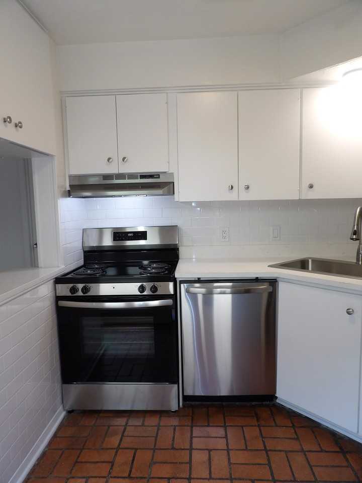 4331 Buena Vista St #101 - Photo 5 of 16