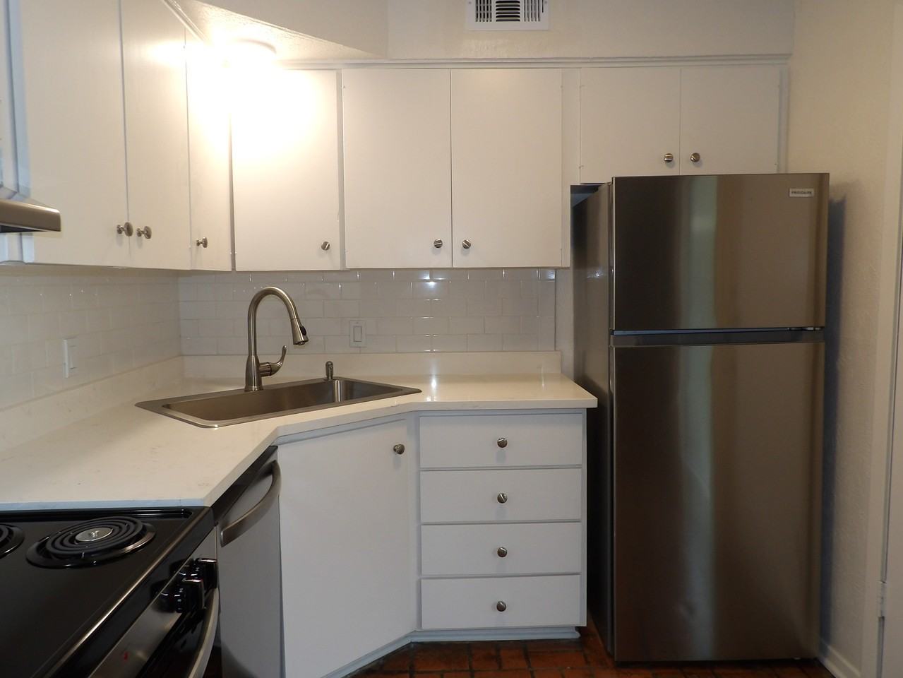 4331 Buena Vista St #101 - Photo 6 of 16