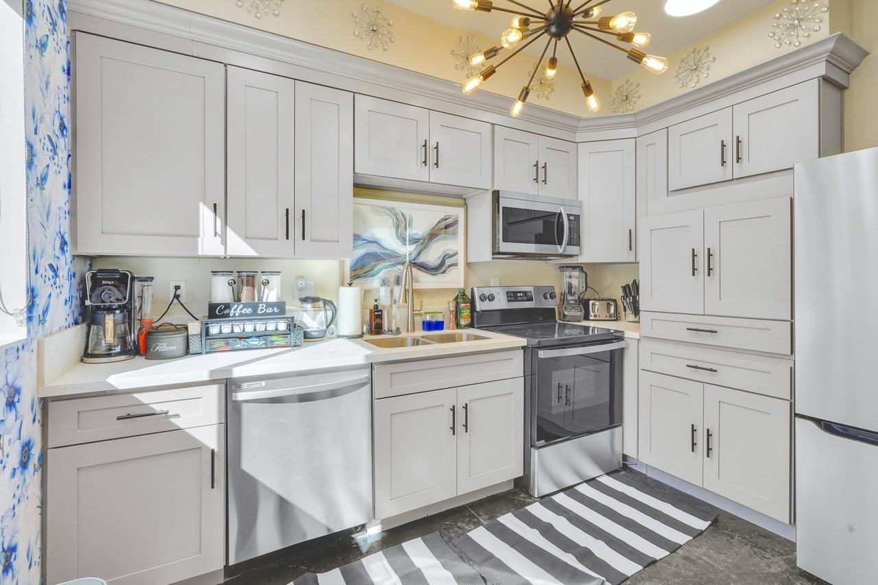 8453 Langdon Ave #NA - Photo 2 of 24