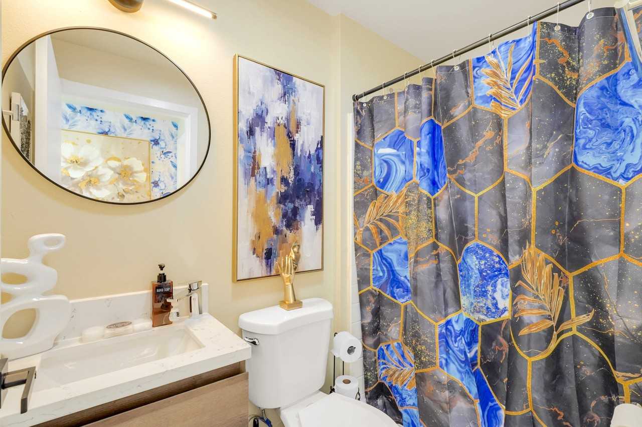 8453 Langdon Ave #NA - Photo 5 of 24