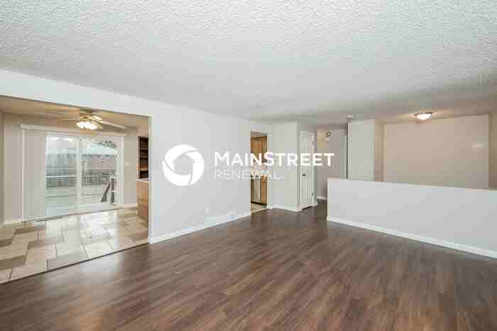 7471 Teller St - Photo 5 of 17