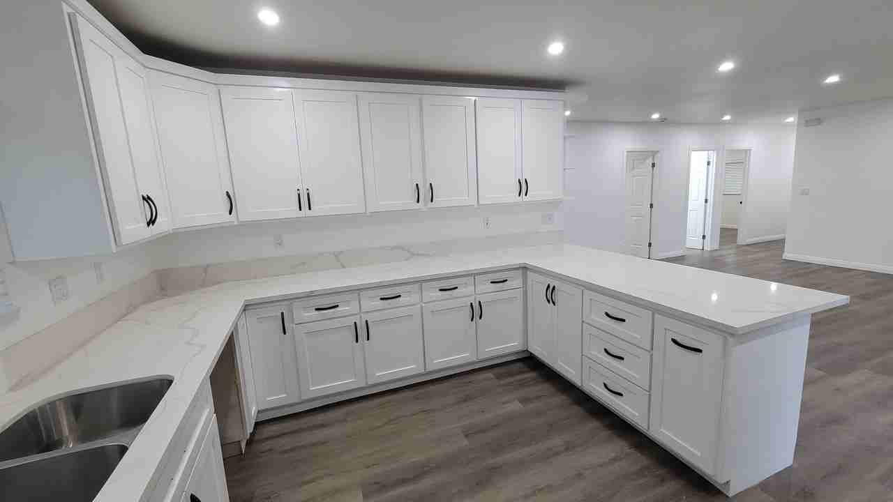 7674 Whitsett Ave #NA - Photo 5 of 20