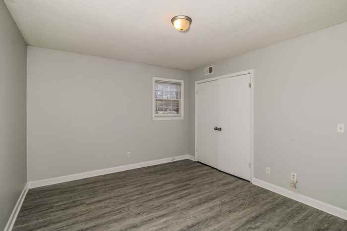 1808 Laredo Dr - Photo 6 of 11