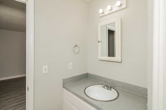 1808 Laredo Dr - Photo 7 of 11