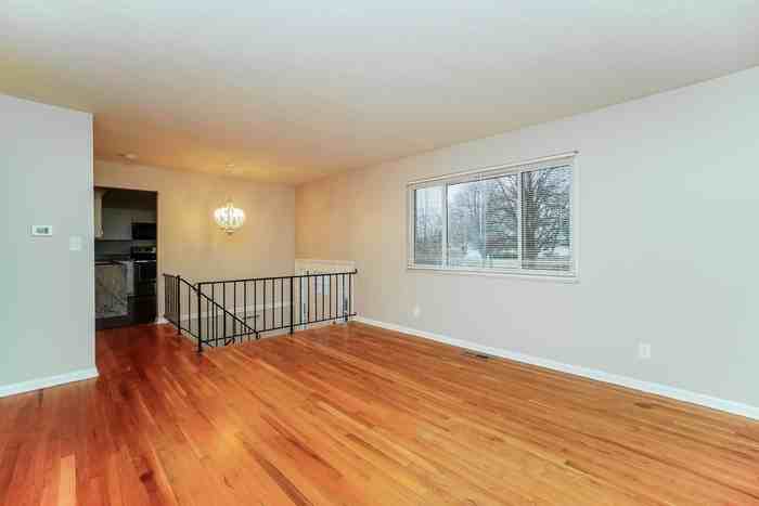 1213 Kildale Sq S - Photo 4 of 13