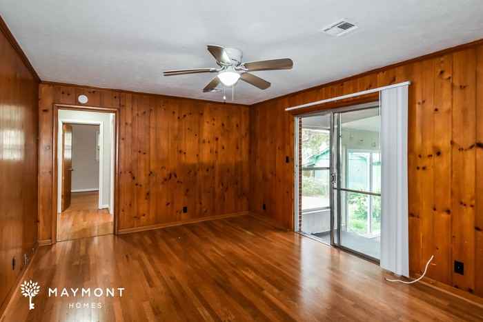 109 Woodley Ave - Photo 4 of 11