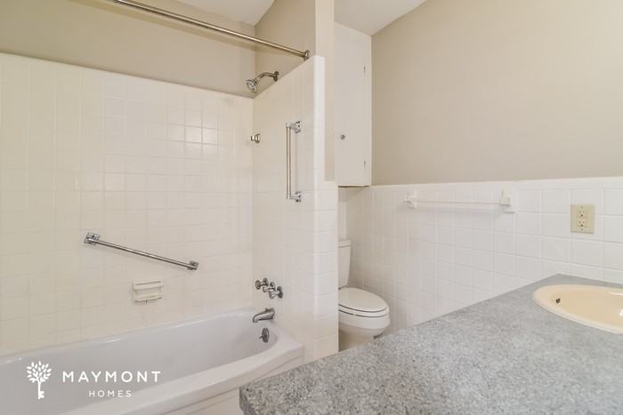 109 Woodley Ave - Photo 7 of 11