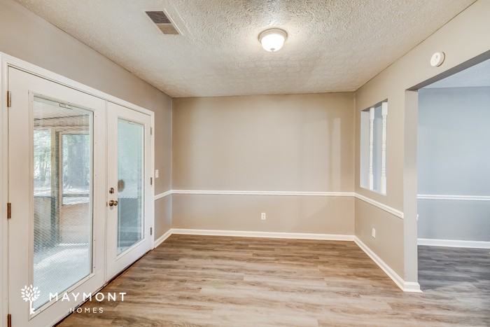 121 Meadowgreen Dr - Photo 4 of 11