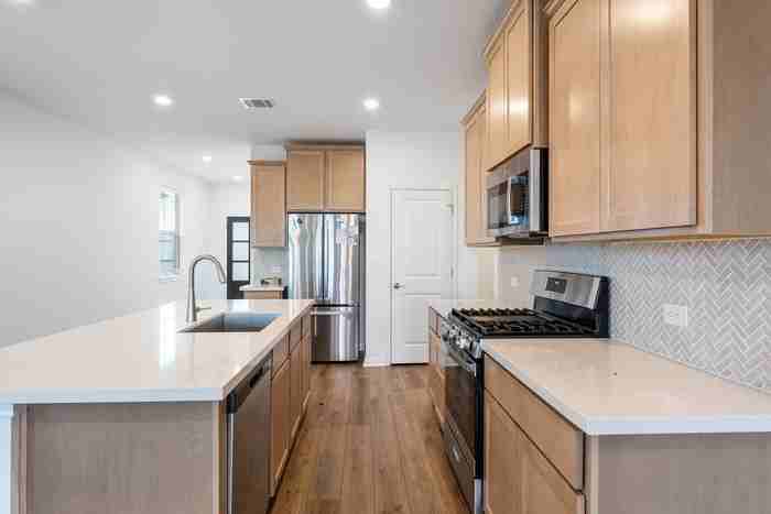 751 Papaya Dr - Photo 4 of 15