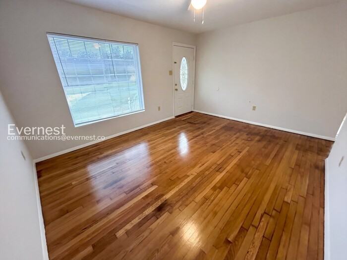 1921 Wigglesworth Rd - Photo 3 of 18