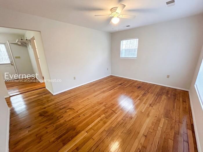 1921 Wigglesworth Rd - Photo 4 of 18