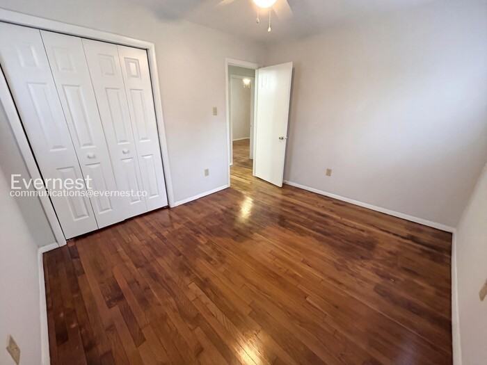 1921 Wigglesworth Rd - Photo 7 of 18