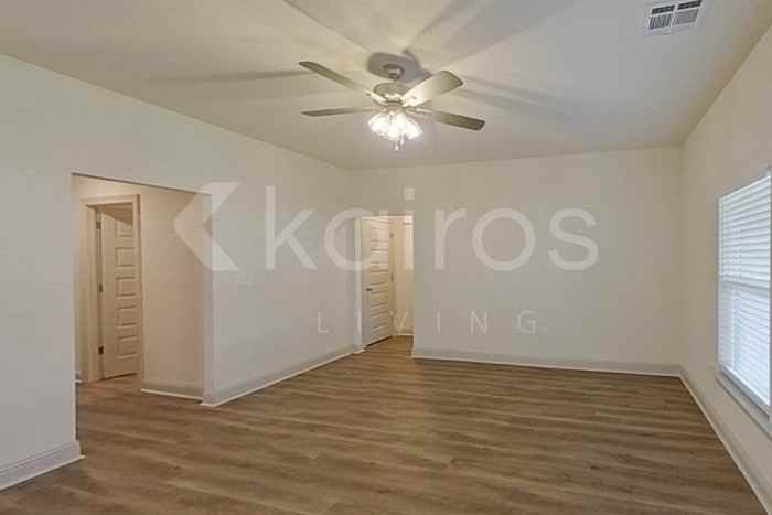 8049 Hendrick Dr - Photo 2 of 20