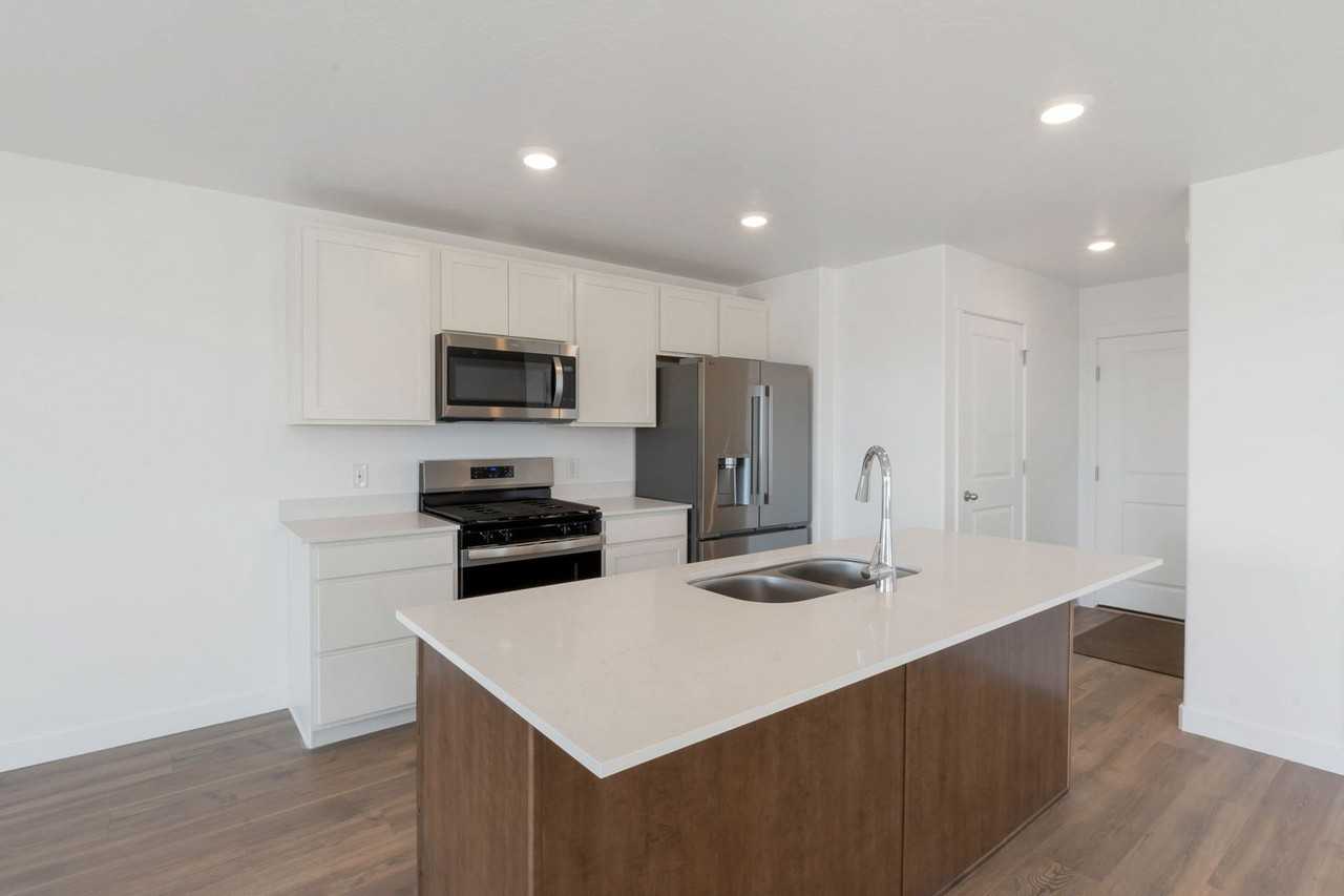 276 E Glencoe Dr - Photo 4 of 50