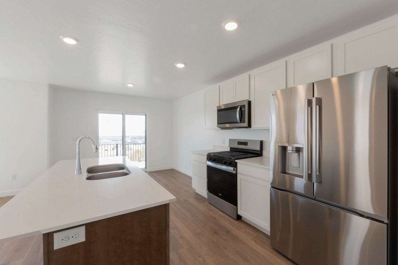 276 E Glencoe Dr - Photo 5 of 50