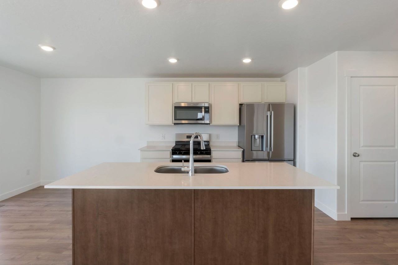 276 E Glencoe Dr - Photo 6 of 50