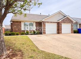 featured image of 1917 Leeds Ln