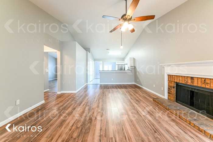 9807 Tamalpais Dr - Photo 4 of 17