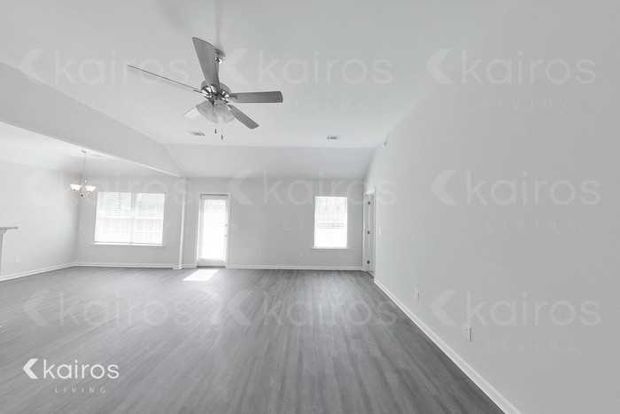 814 Heather Dr - Photo 4 of 22