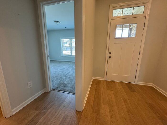 214 Portrait St - Photo 5 of 43