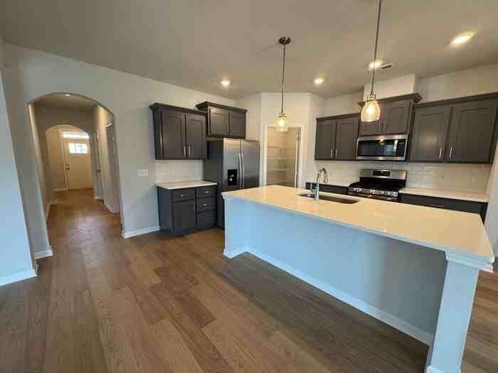 214 Portrait St - Photo 7 of 43