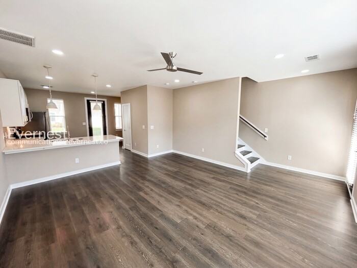 305 Jeffries Way - Photo 5 of 25