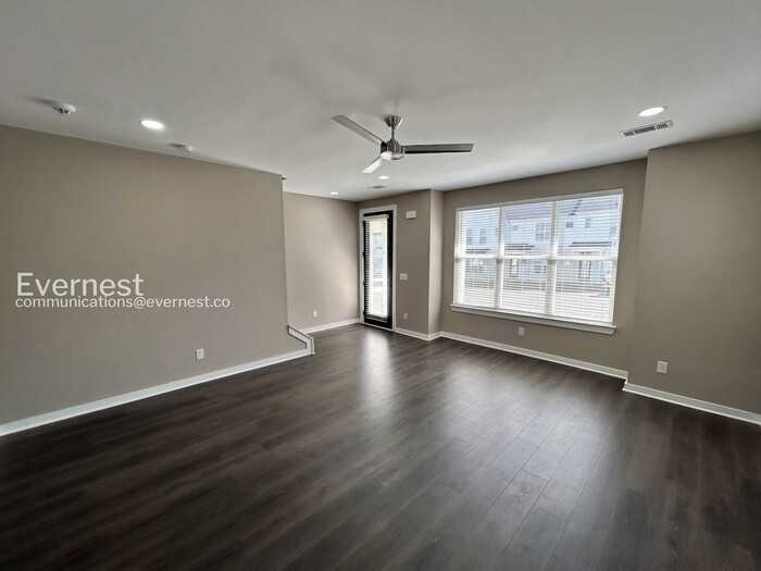 305 Jeffries Way - Photo 7 of 25