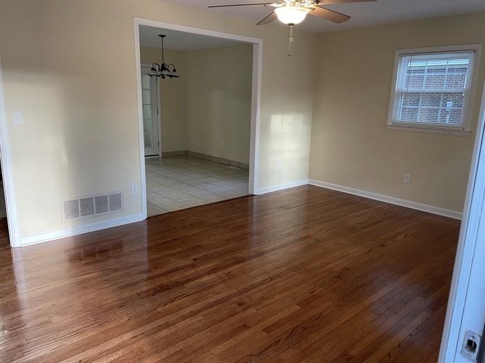 406 Bryan St - Photo 3 of 30