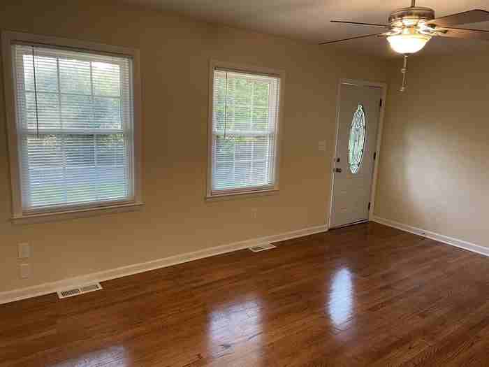 406 Bryan St - Photo 5 of 30