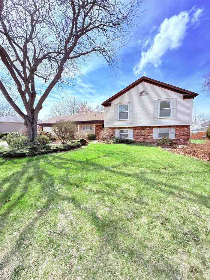 42021 Banbury Ct - Photo 3 of 42