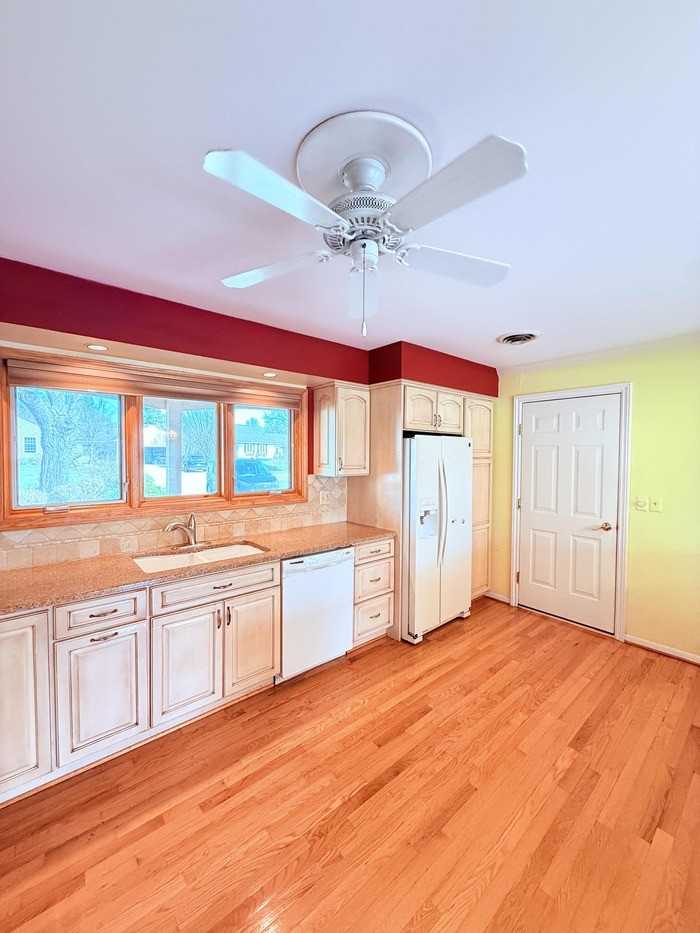 42021 Banbury Ct - Photo 5 of 42