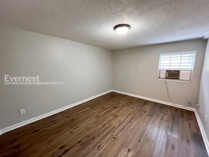 5727 N Morgan Ln #4 - Photo 6 of 13