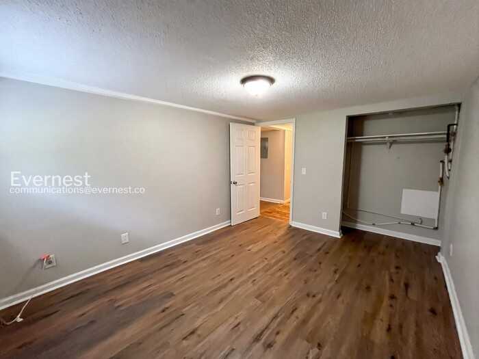 5727 N Morgan Ln #4 - Photo 7 of 13