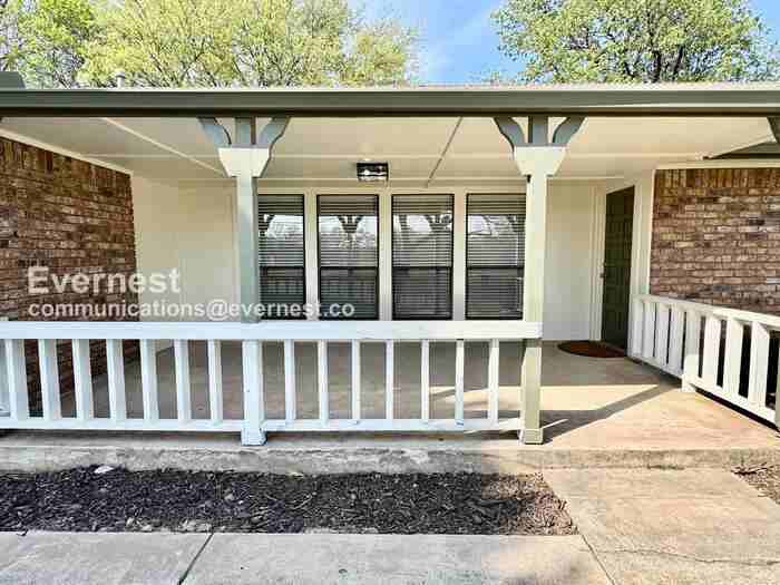 11811 E 91st St - Photo 2 of 30