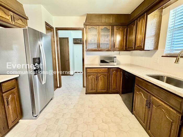 11811 E 91st St - Photo 3 of 30