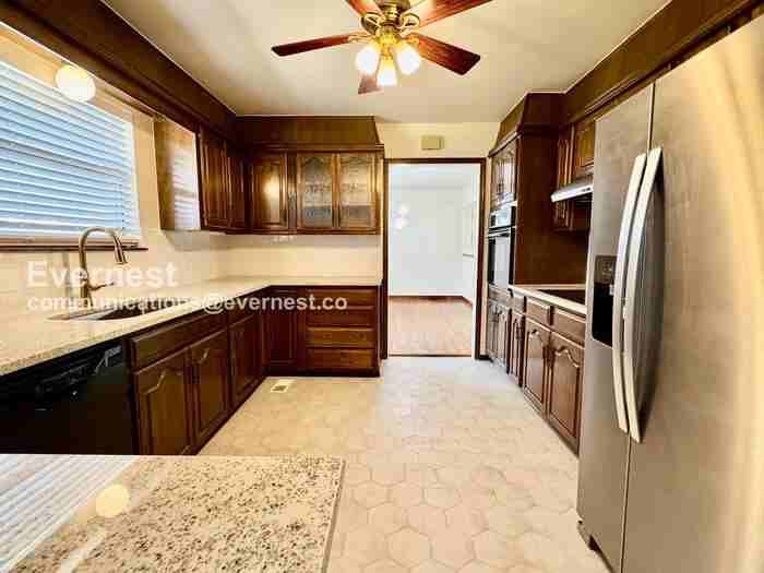 11811 E 91st St - Photo 6 of 30