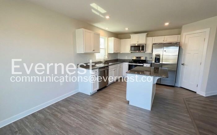 18393 Signature Way - Photo 2 of 23