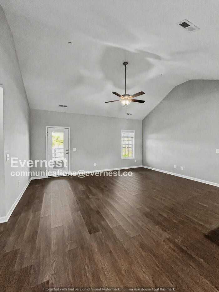 1111 Prospect Ct - Photo 7 of 30