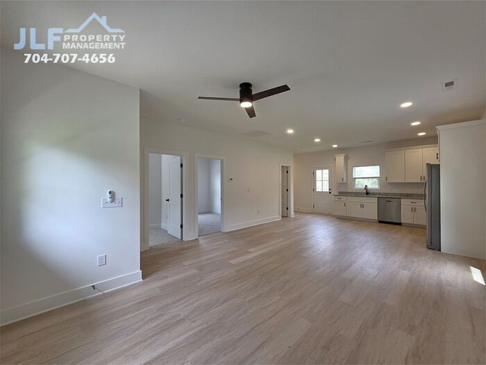 1028 Patton Ave - Photo 3 of 12