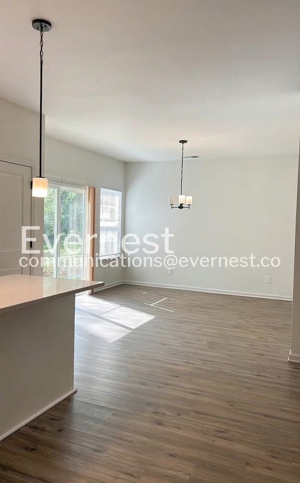 133 Stilwell Oaks Cir - Photo 4 of 23