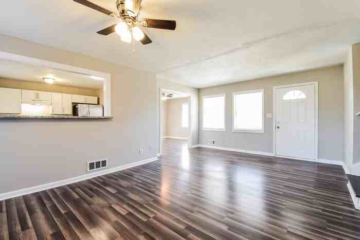 455 Emmett St - Photo 4 of 15