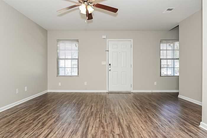 2435 Marlin Dr - Photo 4 of 17