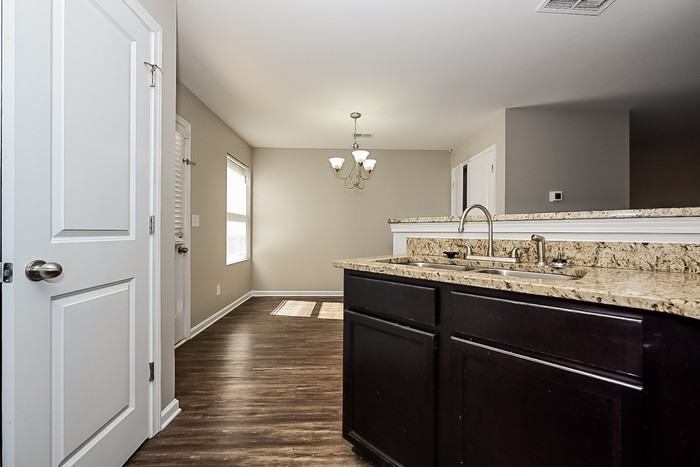 2435 Marlin Dr - Photo 6 of 17